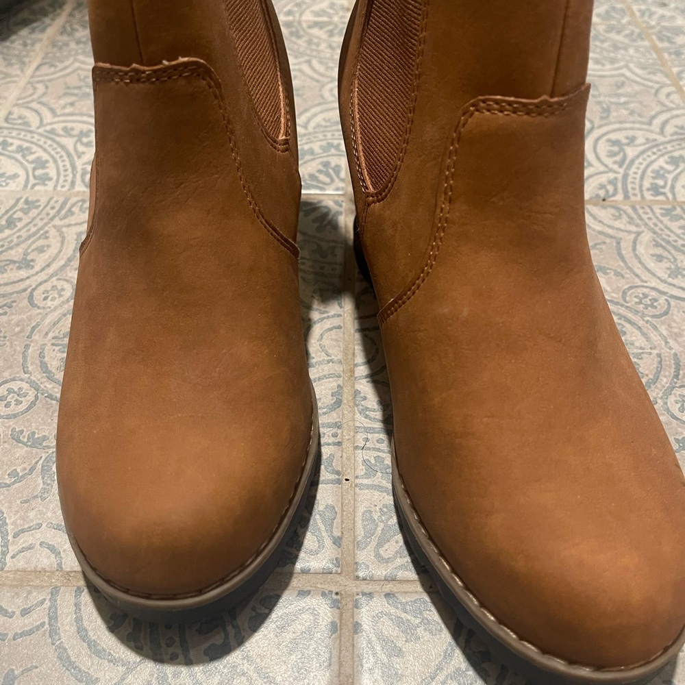 Universal thread from Target boots. - Picture 2 of 4